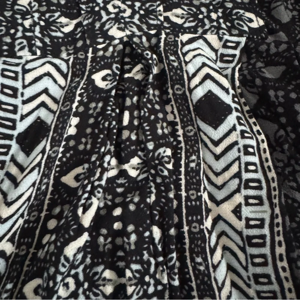 Free People Mini Dress Black Tegan Border Print Rayon Swing Dress Boho size 4 - Picture 6 of 9